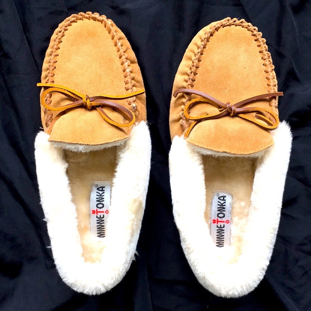 Minnetonka Moccasins Woman’s size 8 House Shoes/Slippers NWOT